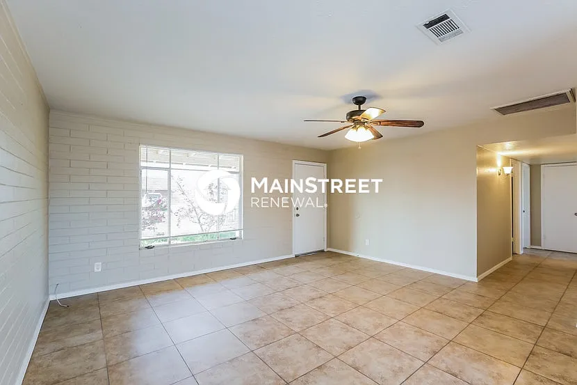 5534 W Weldon Ave — Photo 3