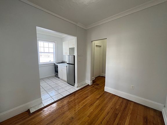 4th image of 1611 Michigan Ave APT 20