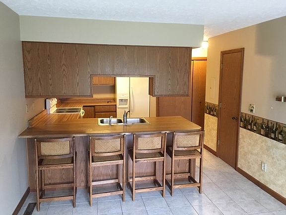 4th image of 421 Clarinet Blvd E #421