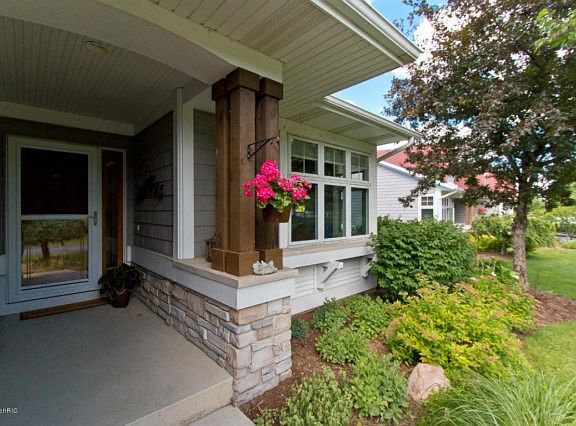 3rd image of 3863 Crystal Waters Ln NE #0
