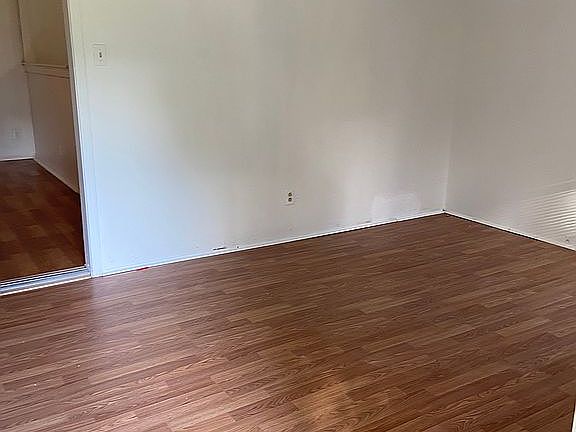 5th image of 28 Archwood Dr