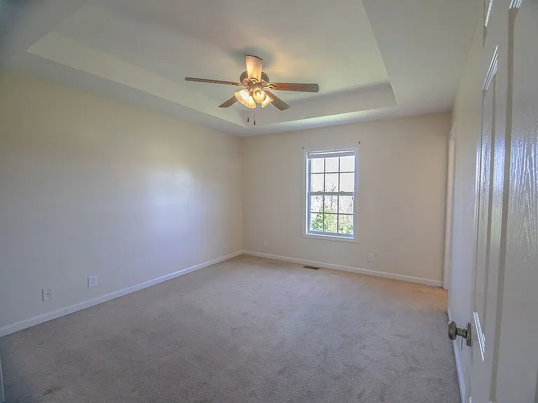 955 Russet Dr — Photo 10