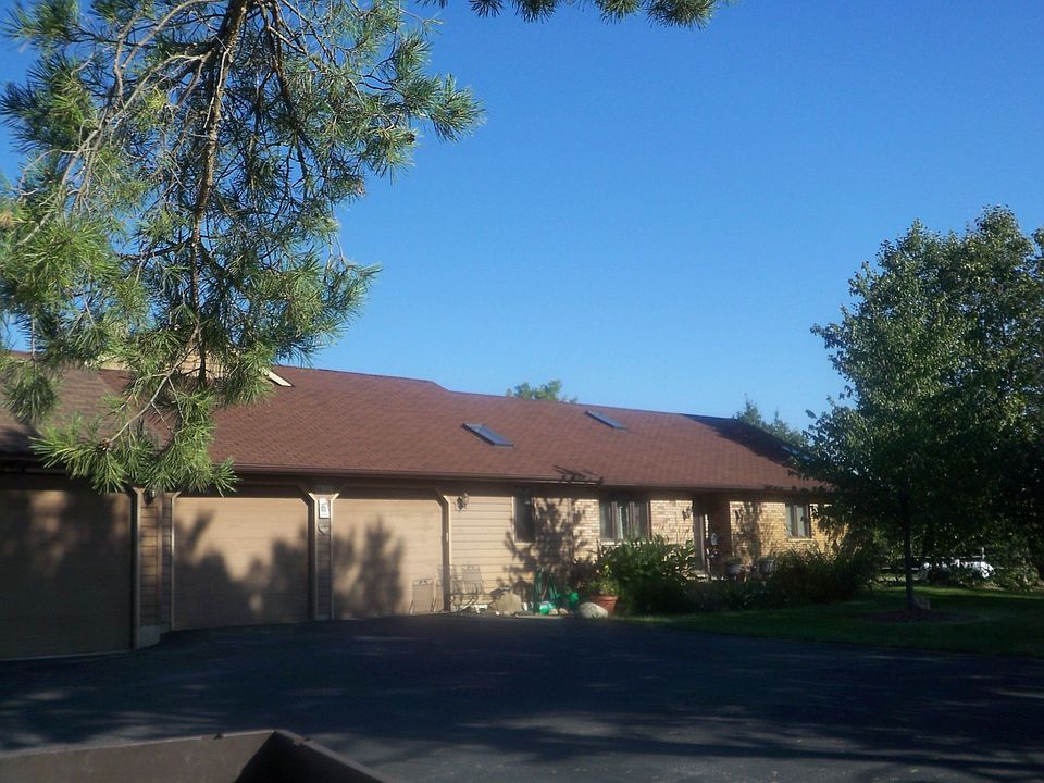 Front of home-3 car garage