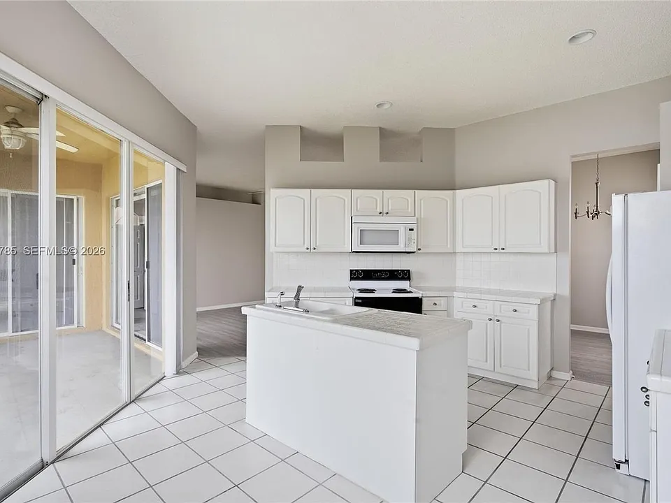 575 SE 29th Dr #0