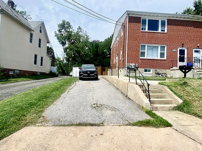 4914 Hamilton Ave #1 — Photo 1