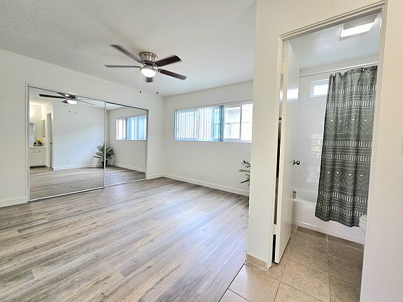 2nd image of 3621 Emerald St #4