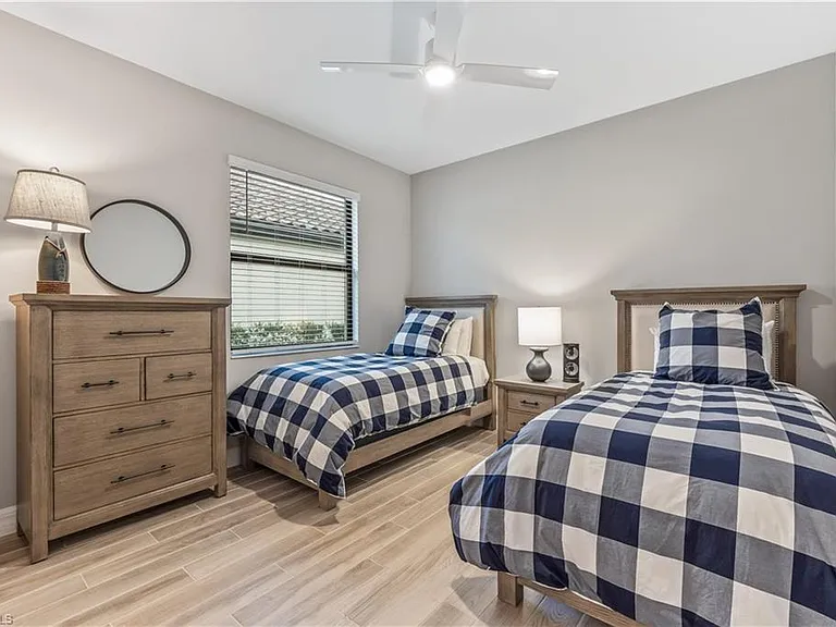 28075 Foxrock Ct — Photo 13