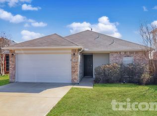 909 Marist Dr, Fort Worth, TX 76120