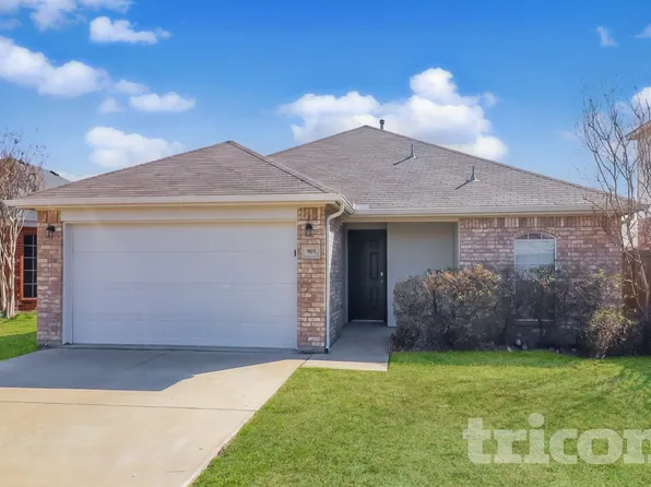 909 Marist Dr, Fort Worth, TX 76120