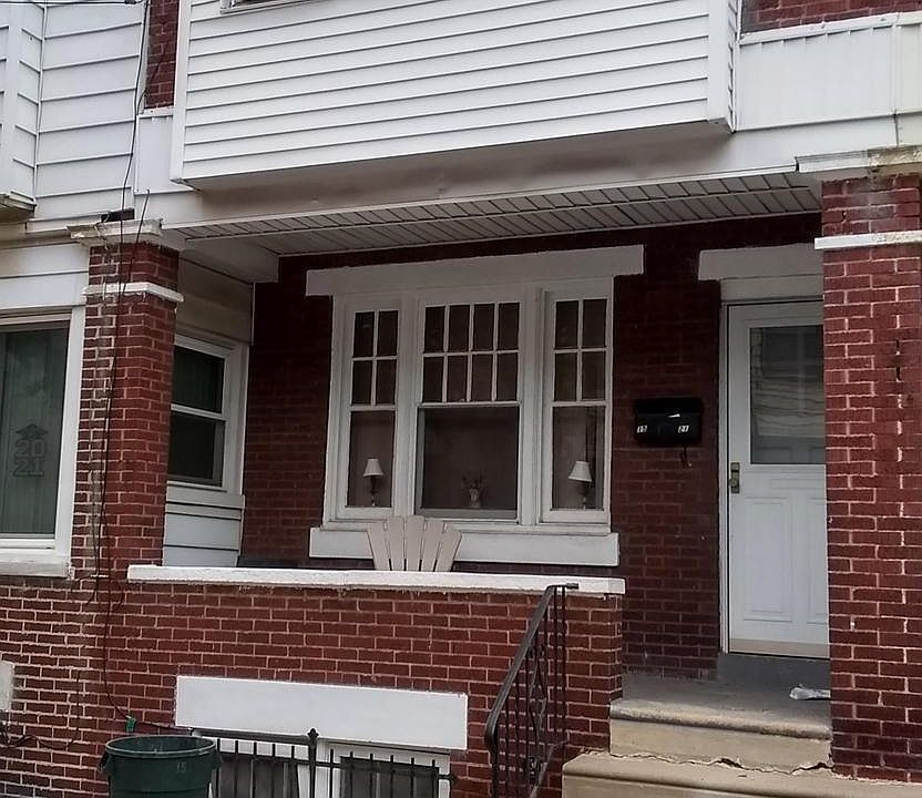 2nd image of 1521 S Myrtlewood St