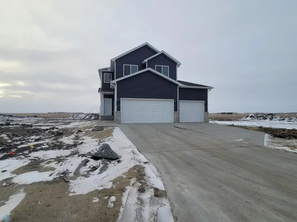 6753 28th St S, Fargo, ND 58104