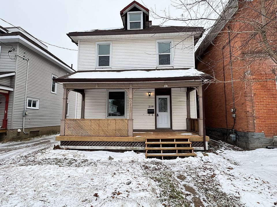 1st image of 216 Mary St