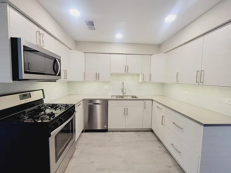 8436 W Windsor Ave #2 — Photo 7