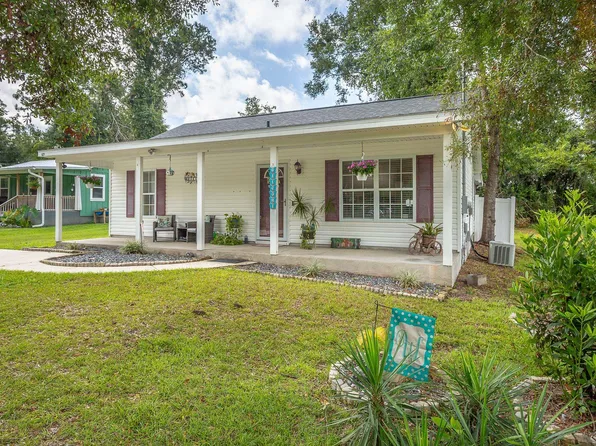 65 Summer Brooke Ln, Crawfordville, FL 32327