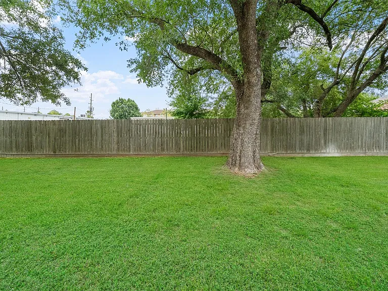 14702 Westway Ln — Photo 26