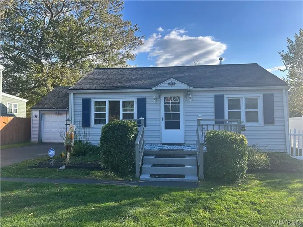 713 Larkin Rd, Derby, NY 14047