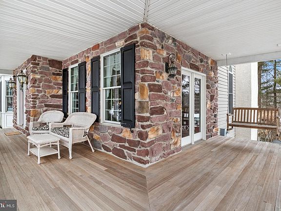 5th image of 95 Cowpath Rd