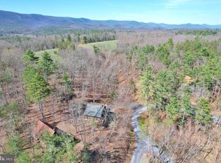 318 Hogan Dr, Basye, VA 22810