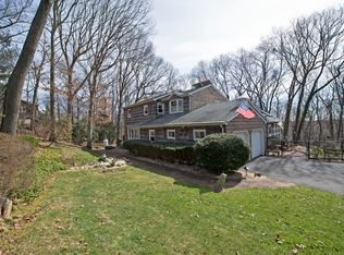 11 Parsons Dr, Dix Hills, NY