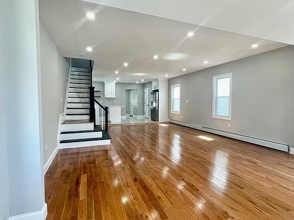 5th image of 8955 213th St