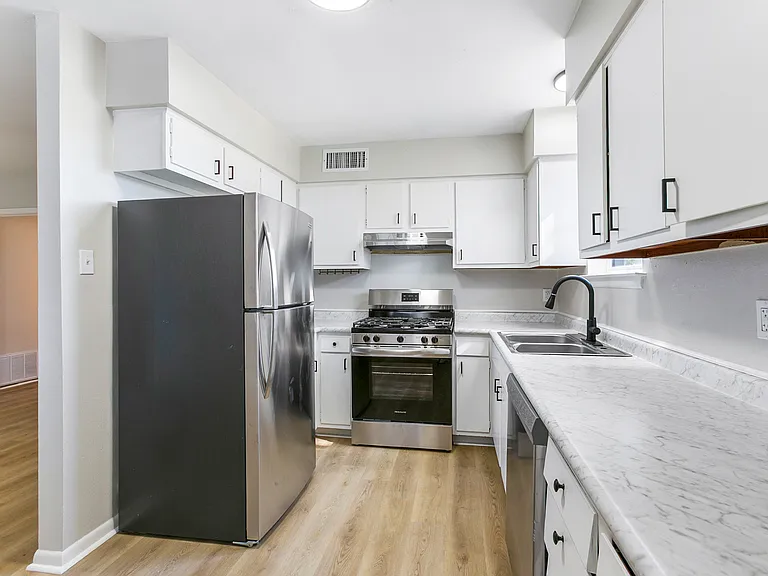 130 N Labarre Dr — Photo 6