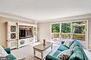 353 Barnfield Sq NE — Photo 6