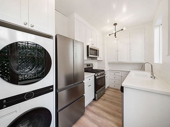 2nd image of 1371 Jackson St APT 105