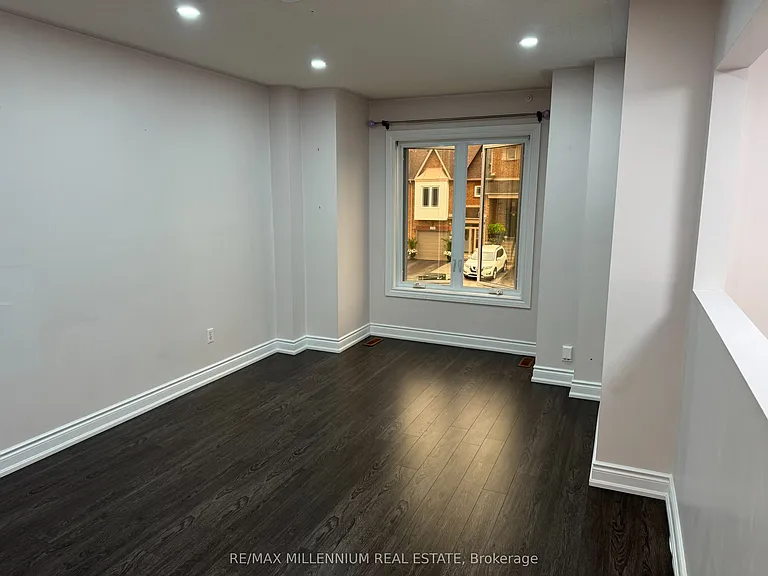 229 Kelso Cres — Photo 7
