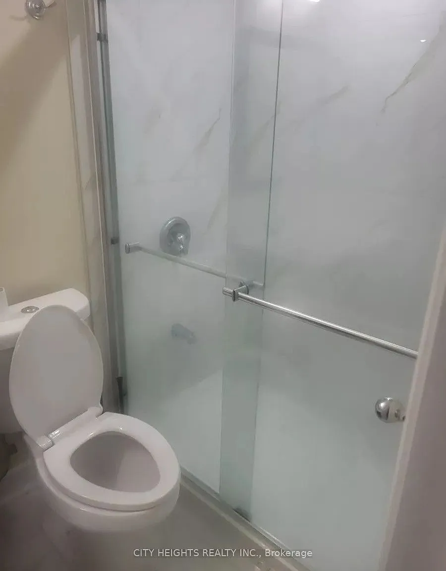 3 bed, $2,450 — Photo 4