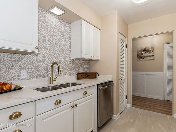 5th image of 703 Maryknoll Dr