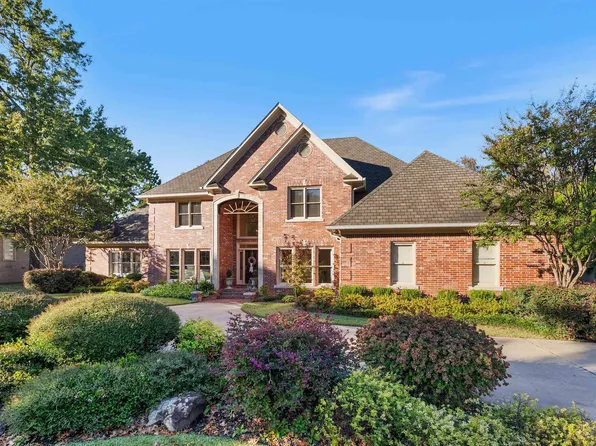 16 Hickory Creek Dr, Little Rock, AR 72212