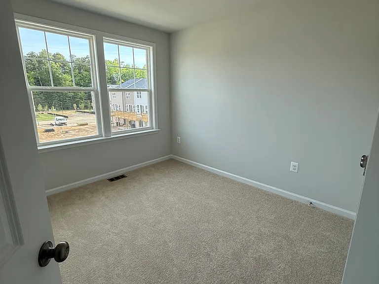 516 Sybil St — Photo 24