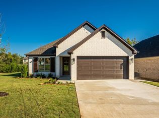 102 Edgewood Cir, Little Rock, AR 72223