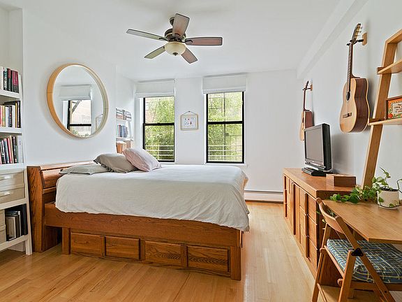 4th image of 270 1st St APT 2B