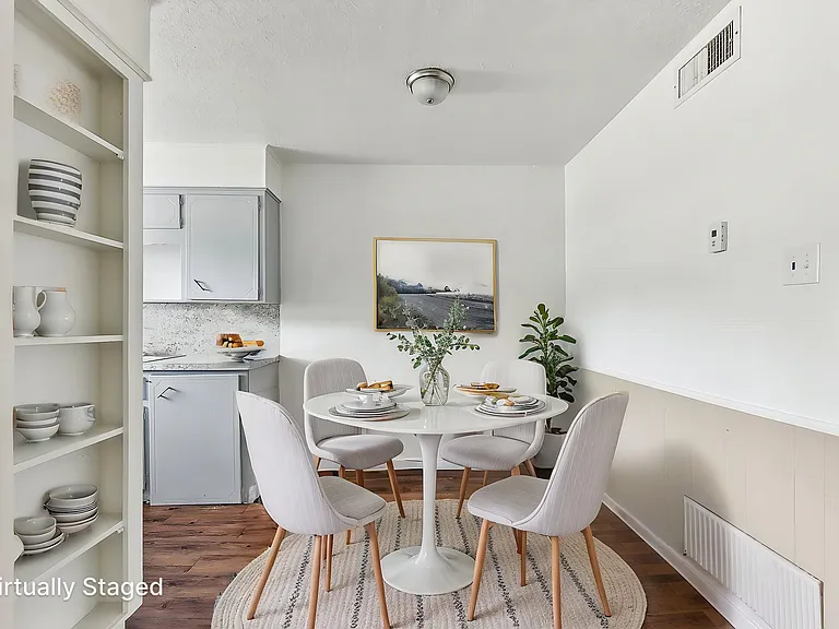 Townshires Apartments — Photo 5