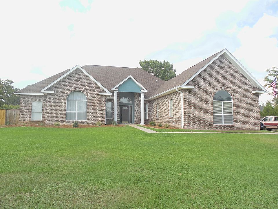 1st image of 18072 Lake Breeze Dr