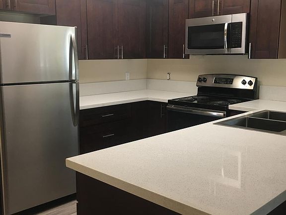 Gorgeous ALL NEW Kitchen!