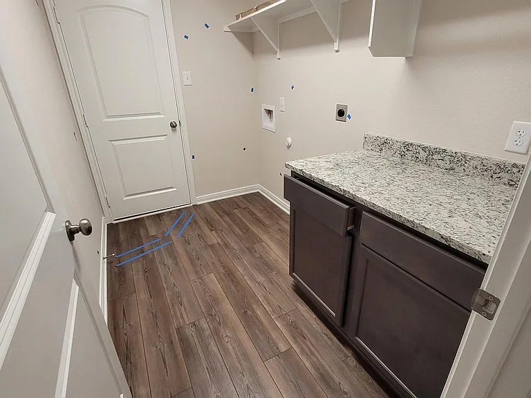 803 Hollyhock Dr — Photo 7