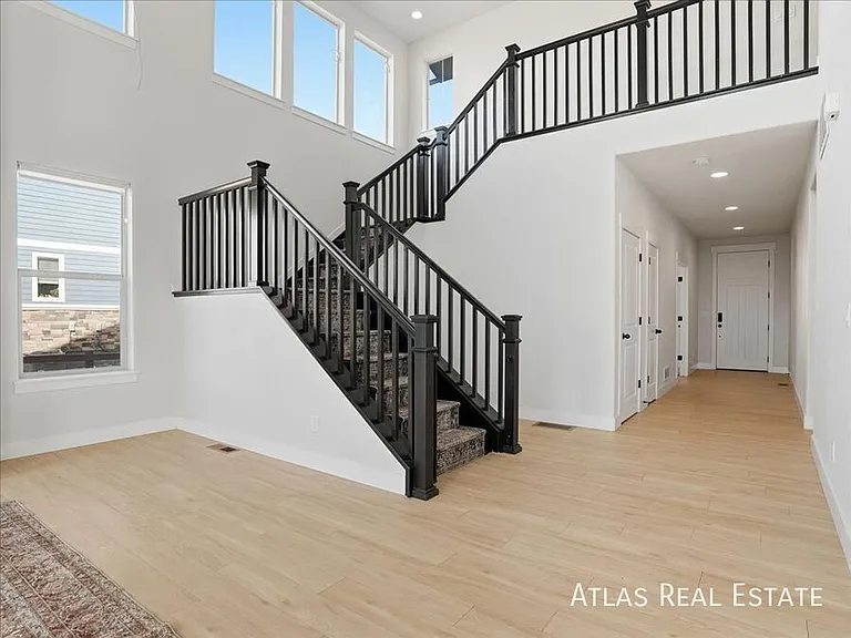 2092 Glean Dr — Photo 15