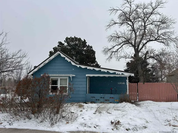 1306 10th St, Wheatland, WY 82201