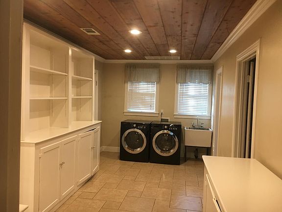 laundry room/mud room