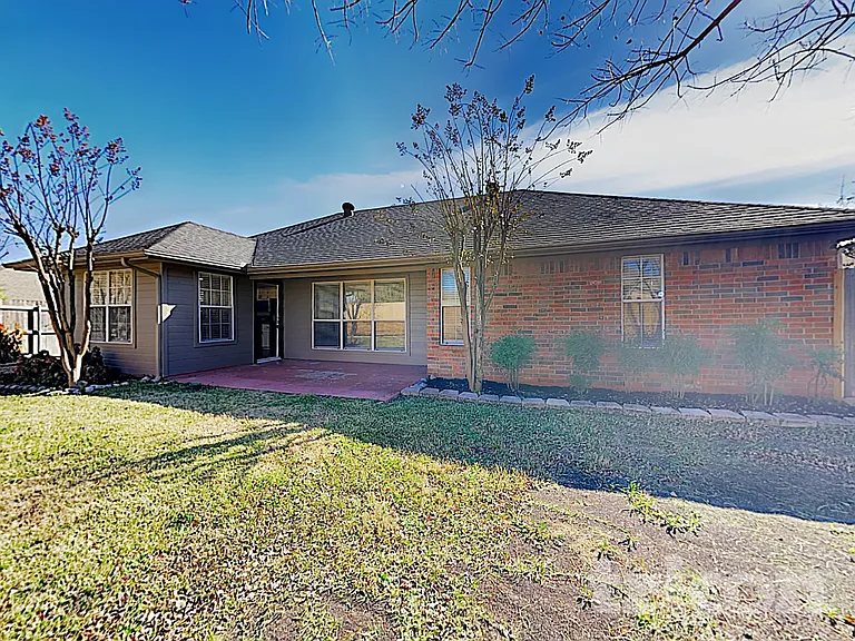 1012 Brookhaven Dr — Photo 16