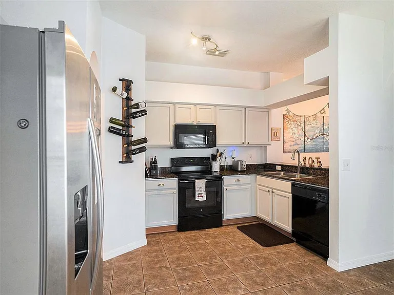 7833 Carriage Pointe Dr — Photo 10