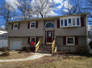 22 Raritan Blvd, Keyport, NJ 07735