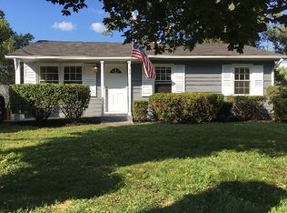 6 Governors Dr SW, Leesburg, VA 20175