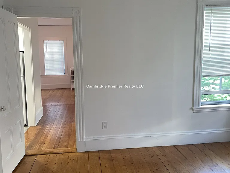 32 Healey St #3 — Photo 2
