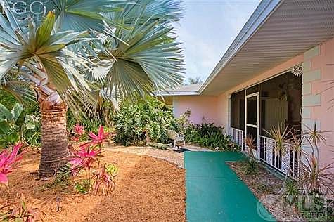 3rd image of 1405 Jamaica Dr