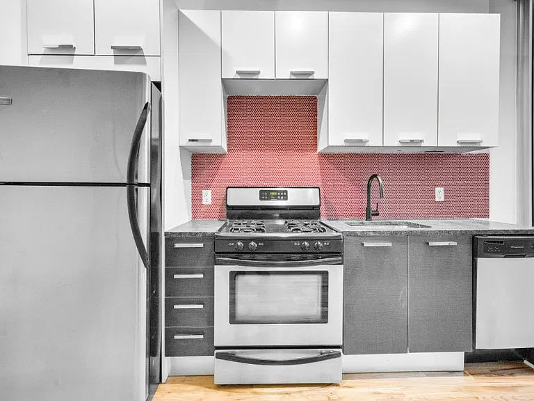 185 S 4th St #4D — Photo 2