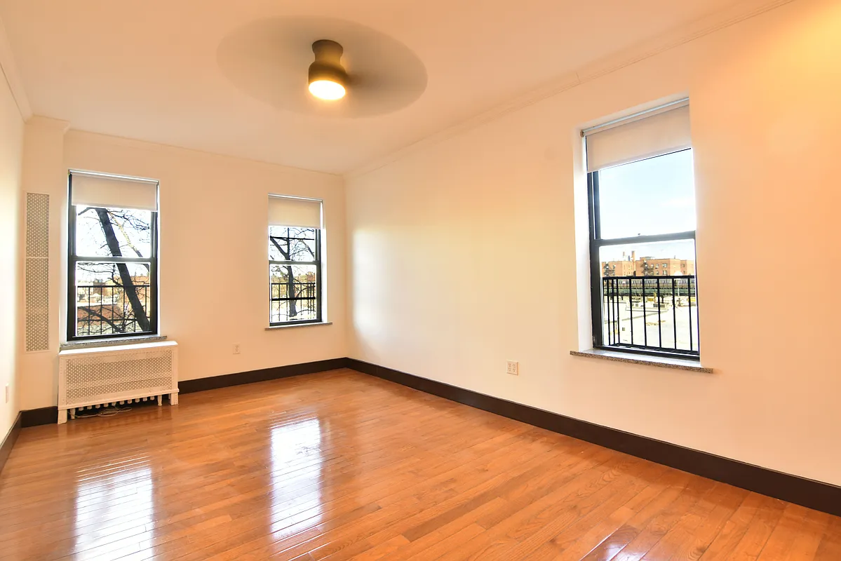 1543 West 1st Street D9