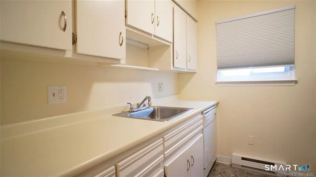 2 bed, 1.0 bath, 900 sqft, $2,295 — Photo 1